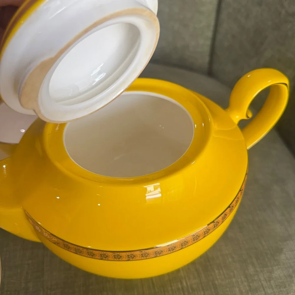 VTG Teavana Noble Poppy Tea Pot 4 Cups Saucers Yellow 14k Gold Fine Bone China